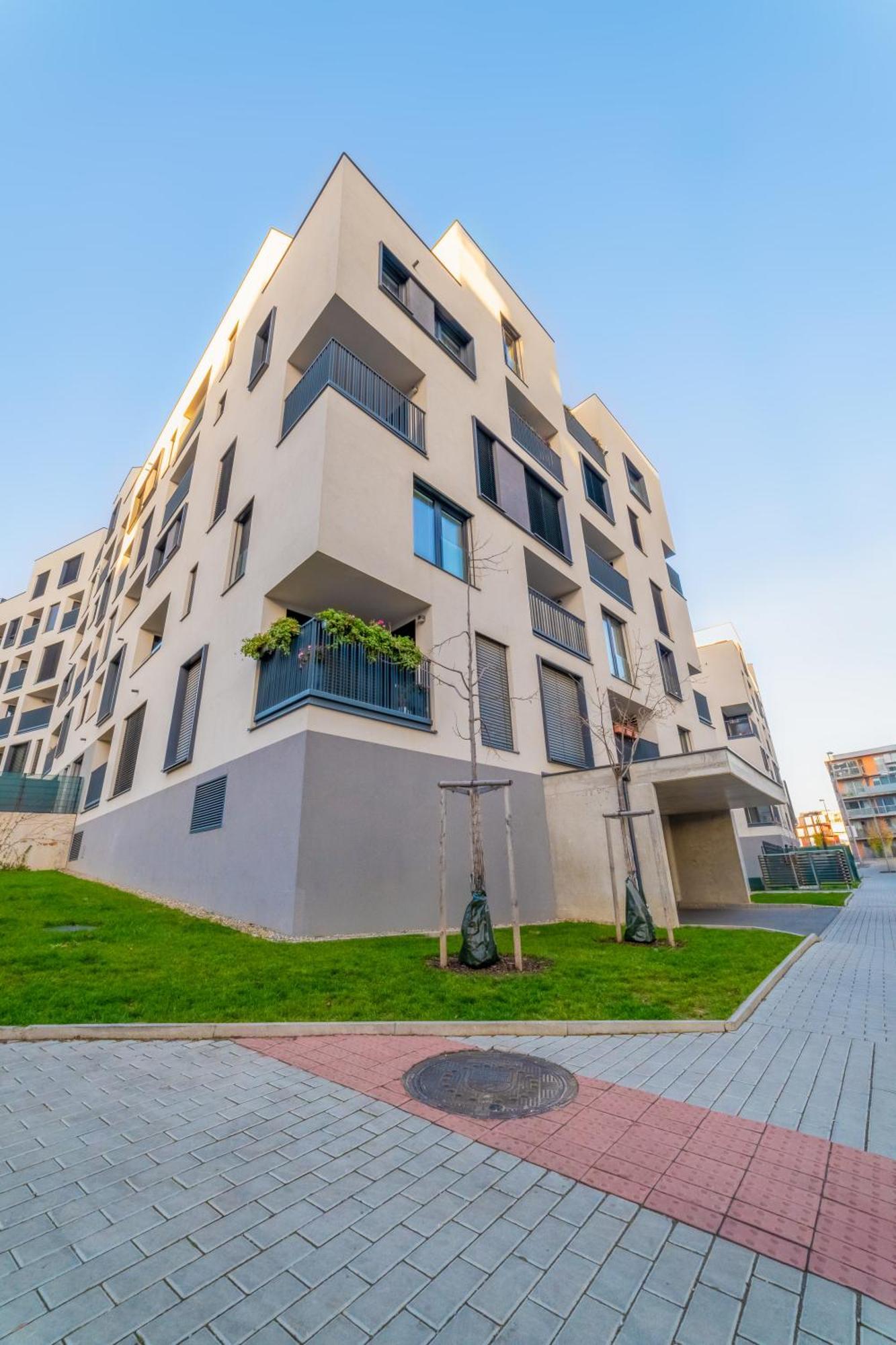 Chic Living At Vista Serenity With Balcony * Praga