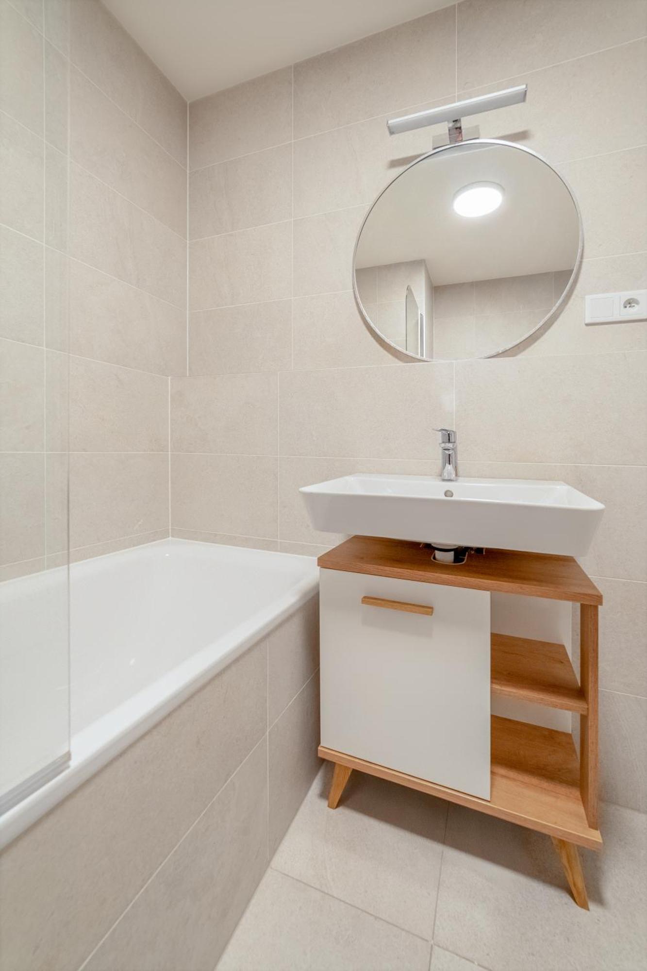 Chic Living At Vista Serenity With Balcony *