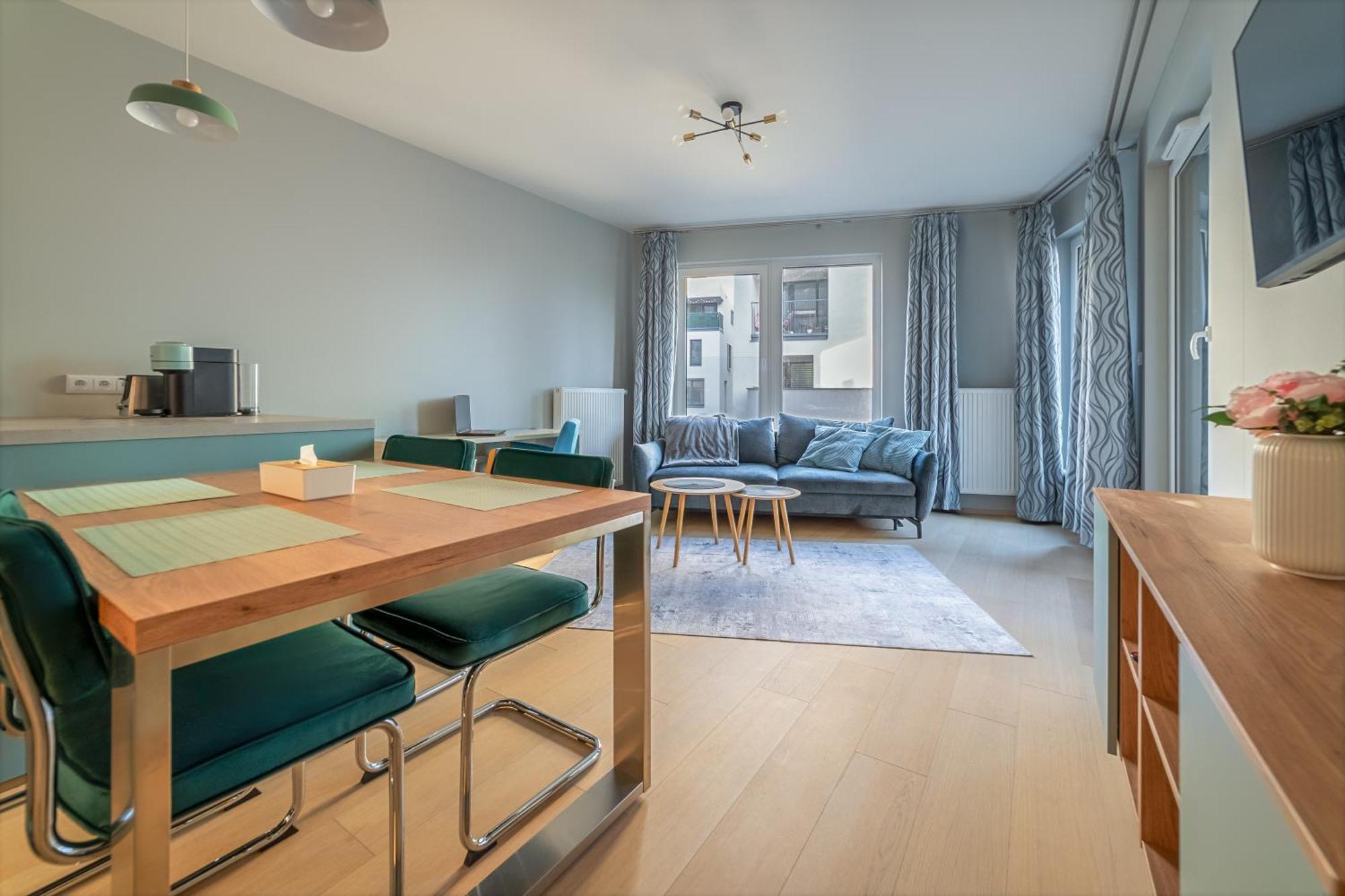 Chic Living At Vista Serenity With Balcony *