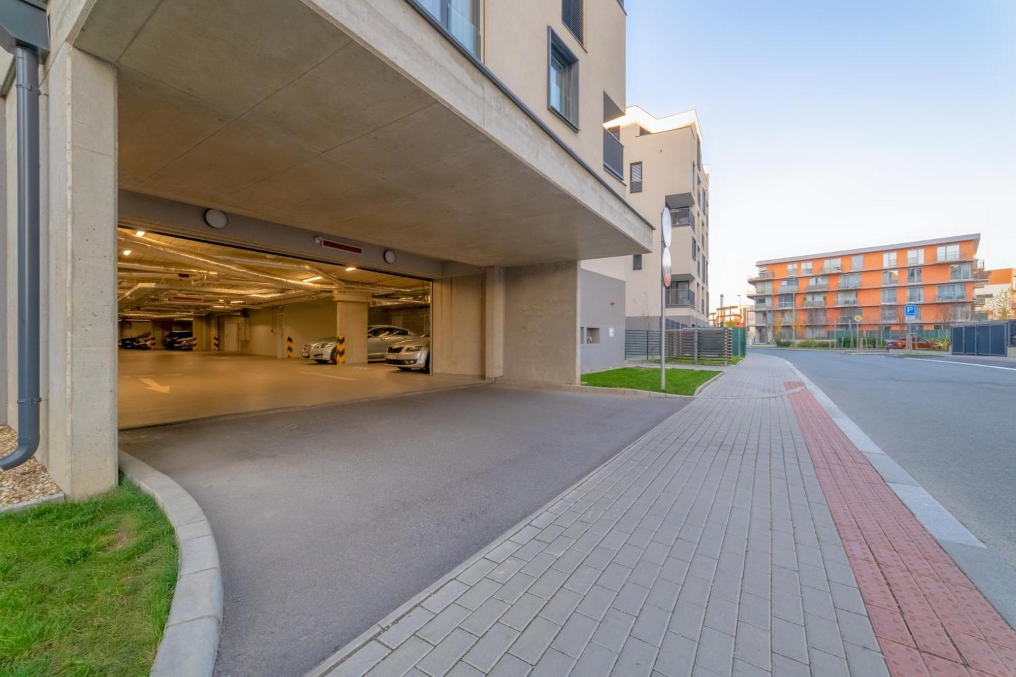 Appartamento Chic Living At Vista Serenity With Balcony Praga