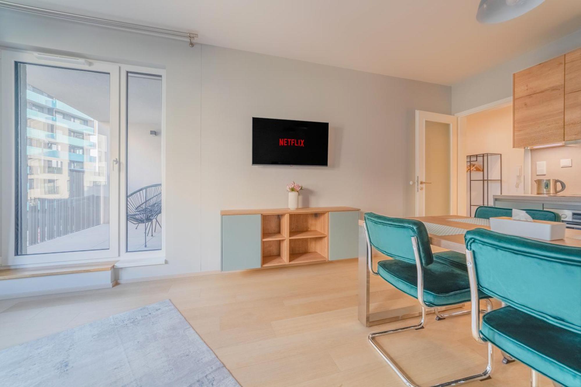 Chic Living At Vista Serenity With Balcony